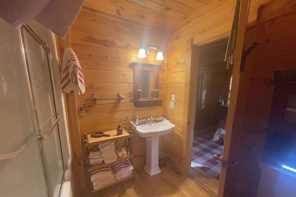 Photo of Bathroom in Cashiers