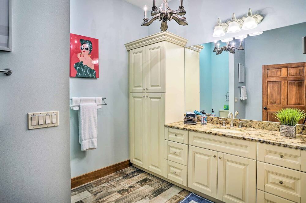Photo of Bathroom in Valrico