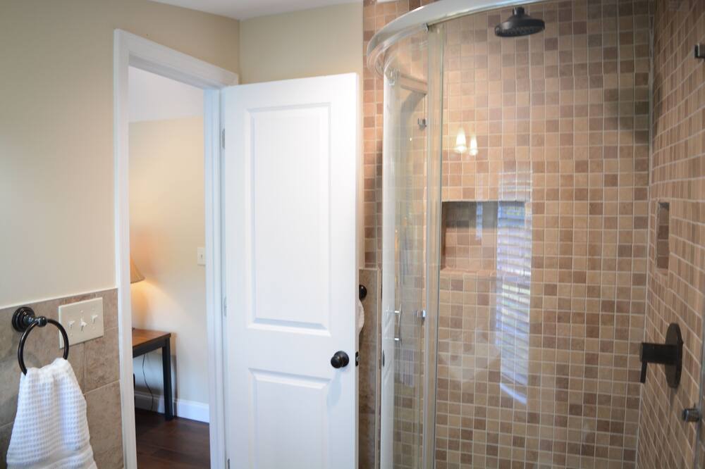 Photo of Bathroom in Kipling