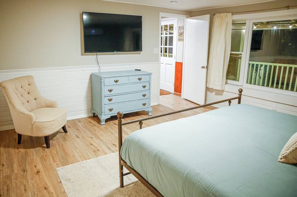 Photo of Bedroom in Salem