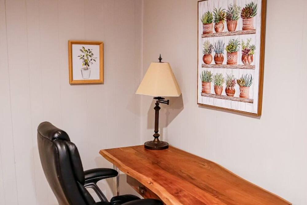 Photo of Bedroom in Salem