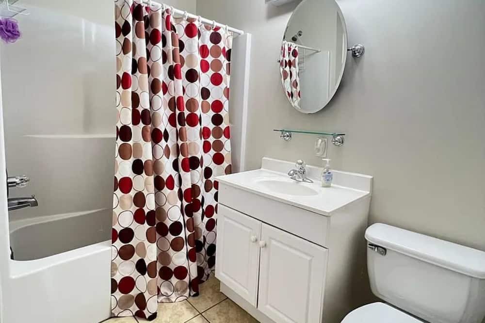 Photo of Bathroom in Inman