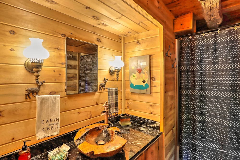 Photo of Bathroom in Topton