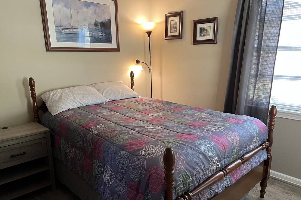 Photo of Bedroom in Tamassee