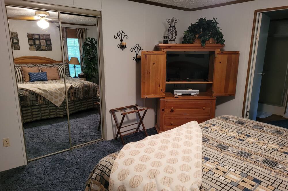 Photo of Bedroom in Fair Play