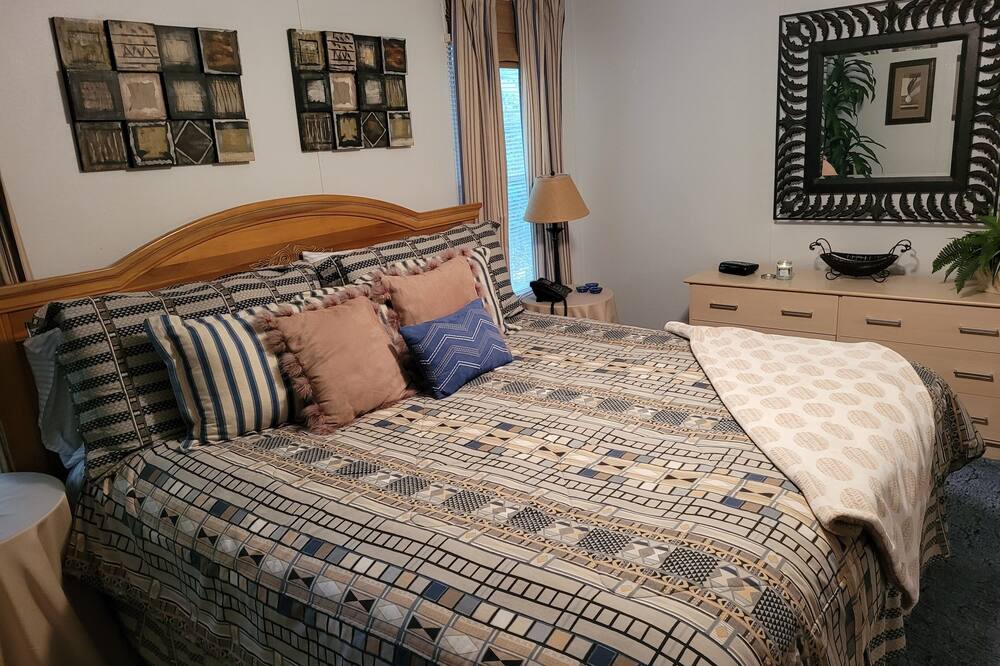 Photo of Bedroom in Fair Play