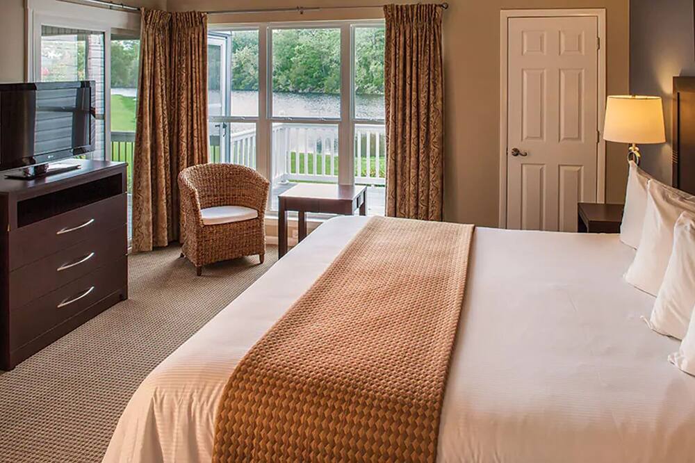 Photo of Bedroom in Fairfield Harbour