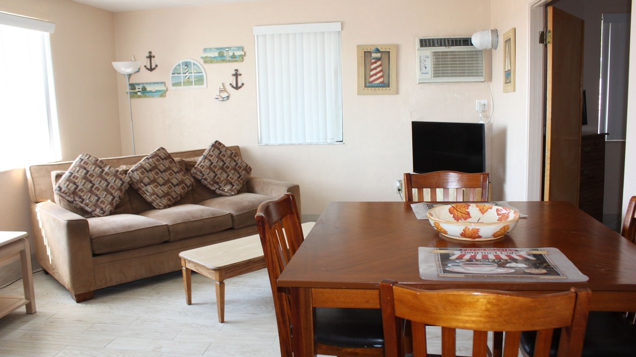 Photo of Livingroom in Treasure Island