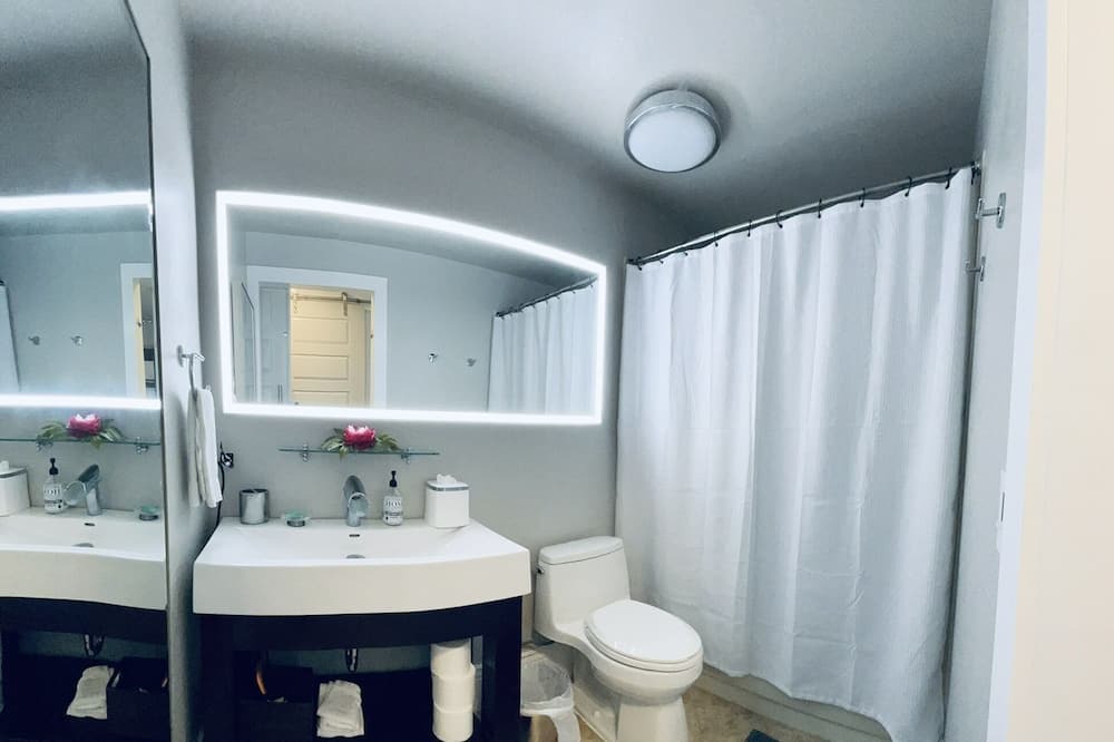 Photo of Bathroom in Valrico