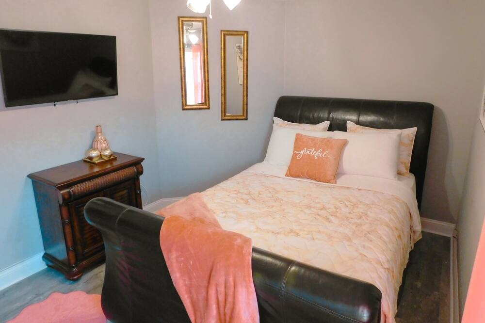 Photo of Bedroom in Westside