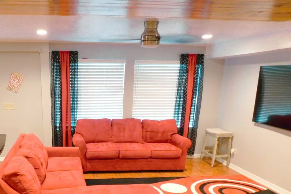 Photo of Livingroom in Westside