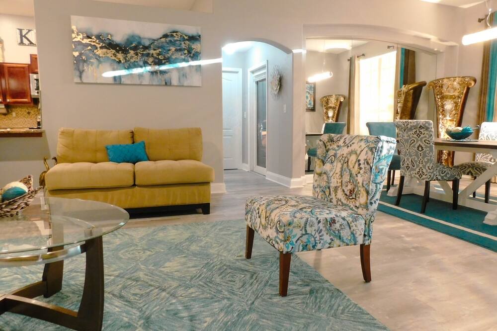 Photo of Livingroom in Westside