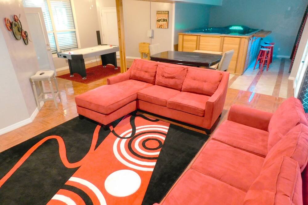 Photo of Livingroom in Westside