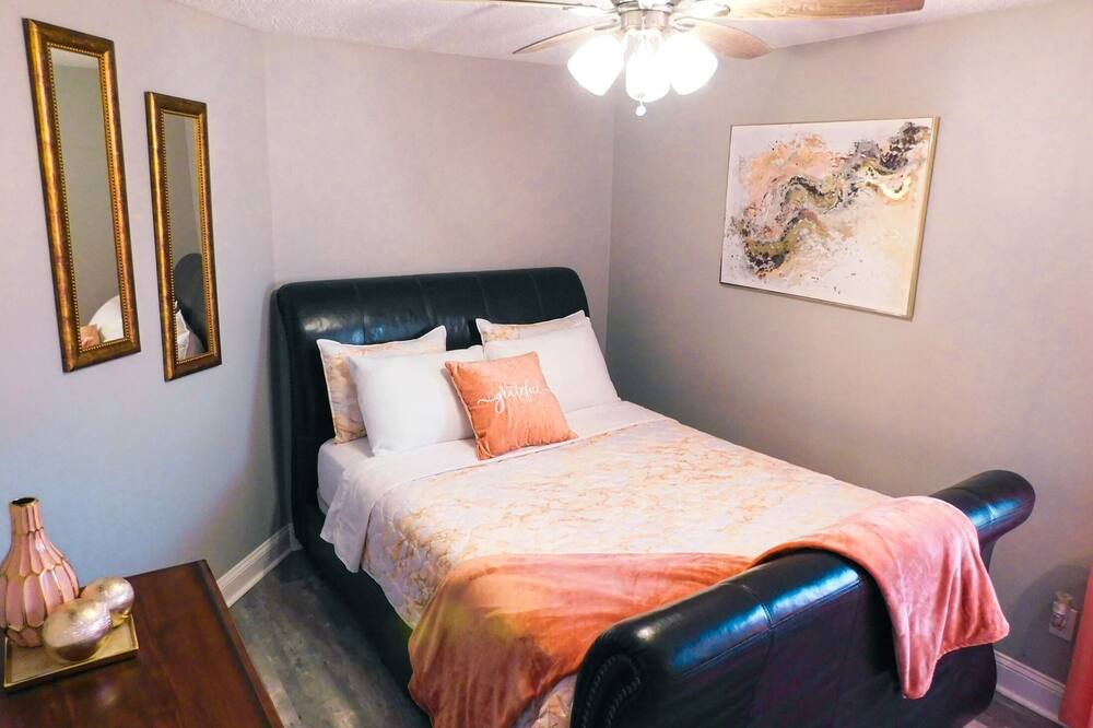 Photo of Bedroom in Westside