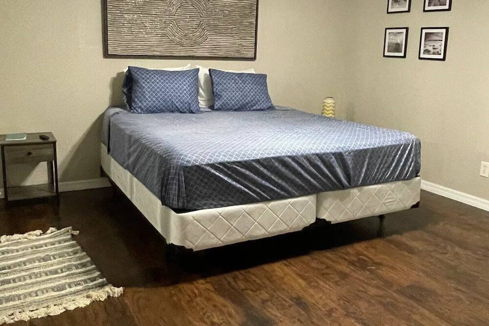 Photo of Bedroom in Shore Acres