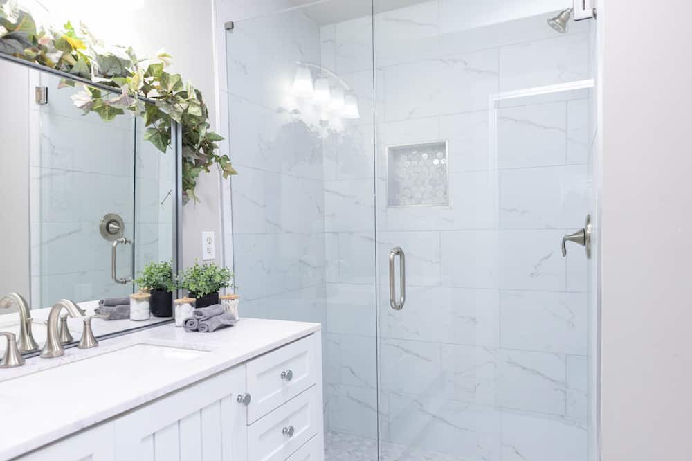 Photo of Bathroom in Dacula
