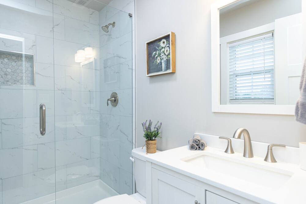 Photo of Bathroom in Dacula