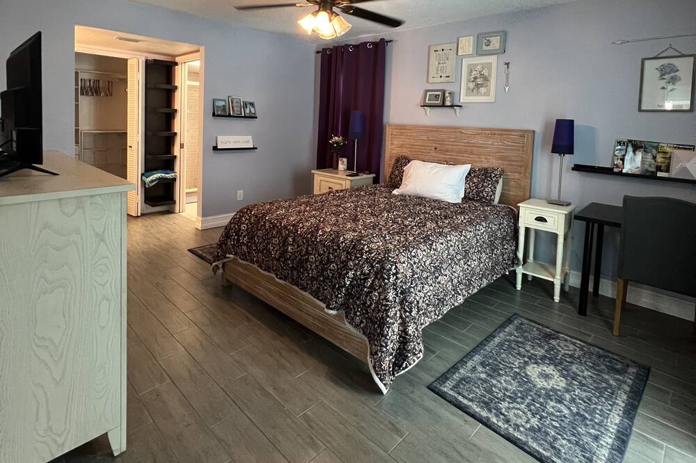 Photo of Bedroom in Lochmoor Waterway Estates