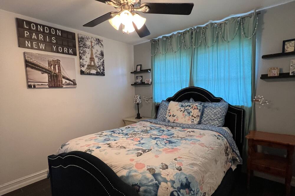 Photo of Bedroom in Lochmoor Waterway Estates