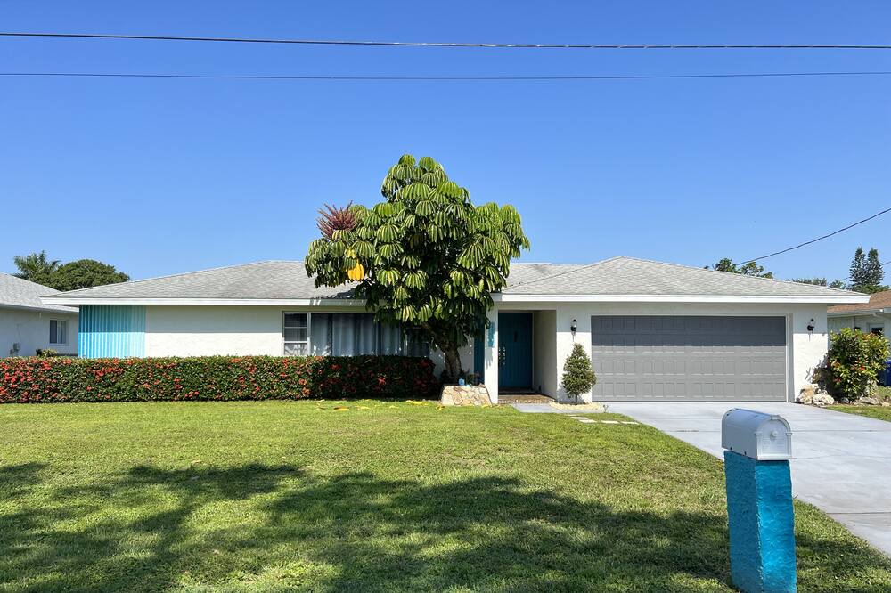 Photo of Outdoor in Lochmoor Waterway Estates