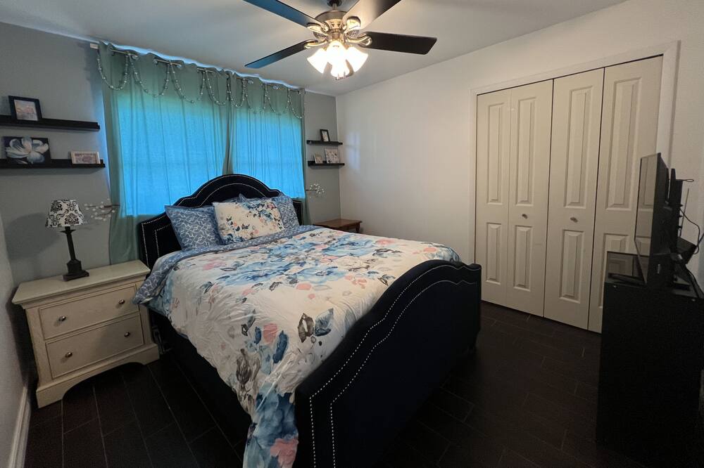 Photo of Bedroom in Lochmoor Waterway Estates
