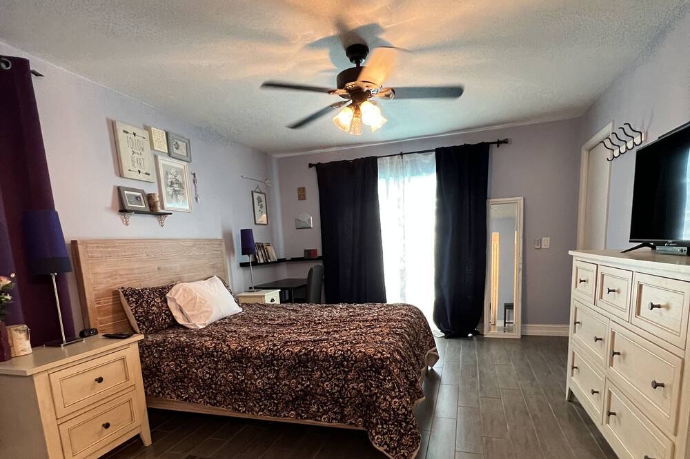 Photo of Bedroom in Lochmoor Waterway Estates
