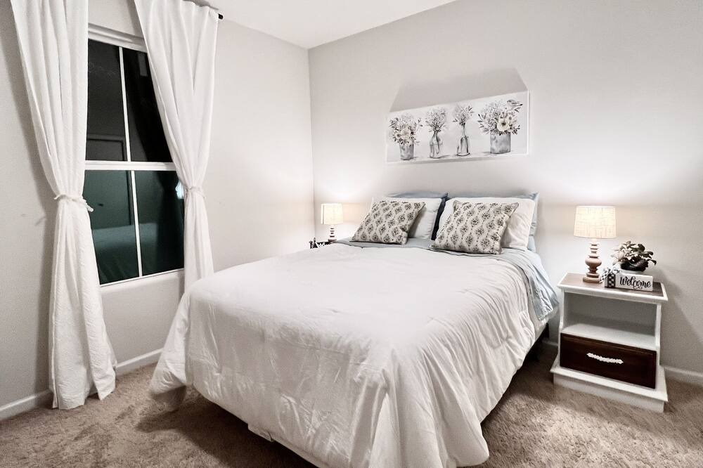 Photo of Bedroom in Commerce