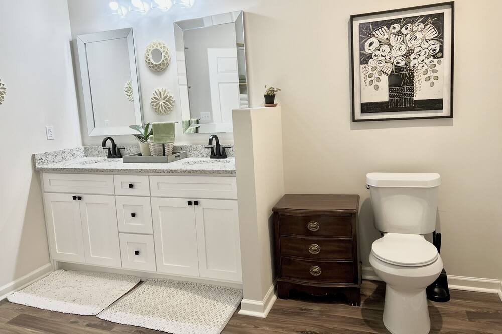 Photo of Bedroom in Commerce