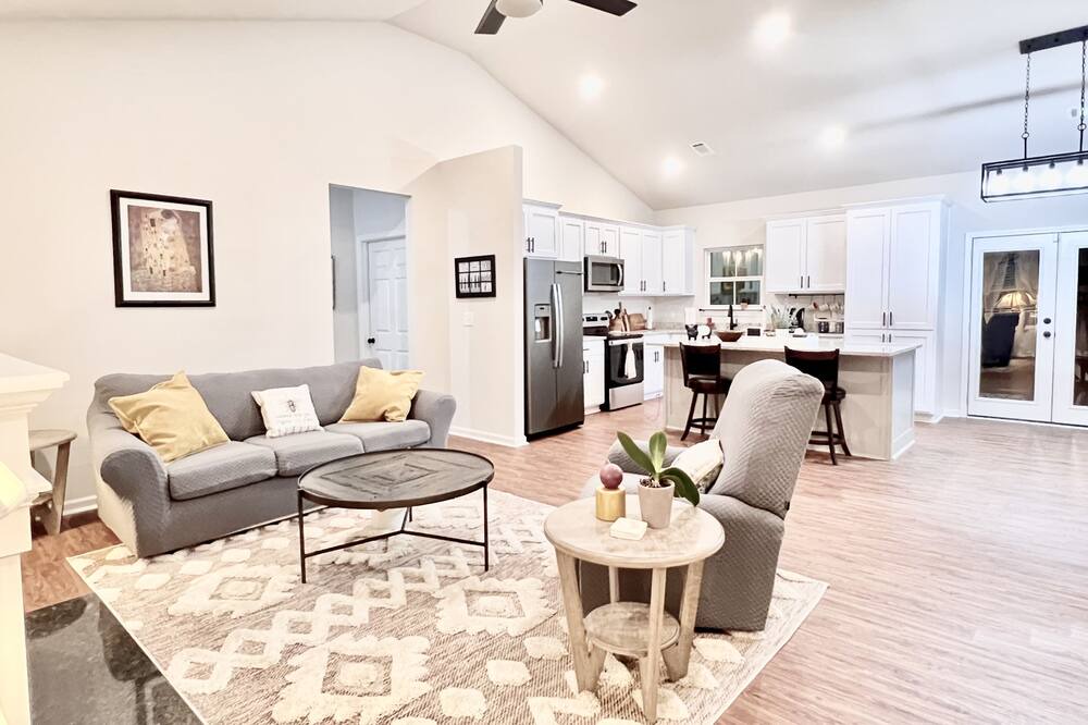 Photo of Bedroom in Commerce