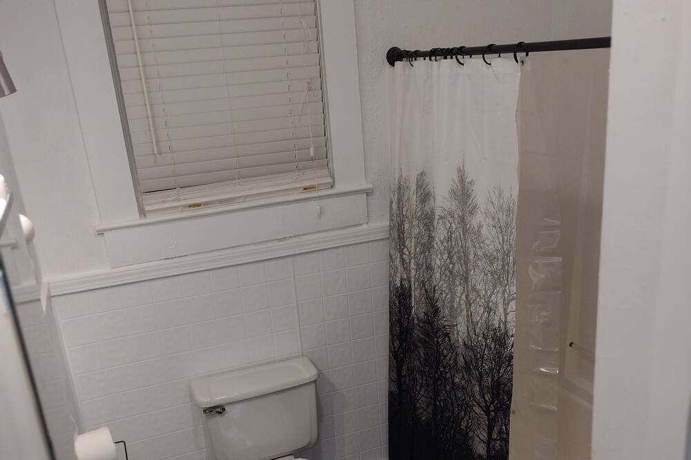 Photo of Bathroom in Elberton
