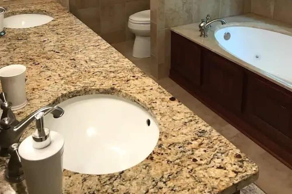 Photo of Bathroom in Watkinsville