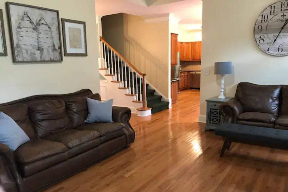 Photo of Livingroom in Watkinsville