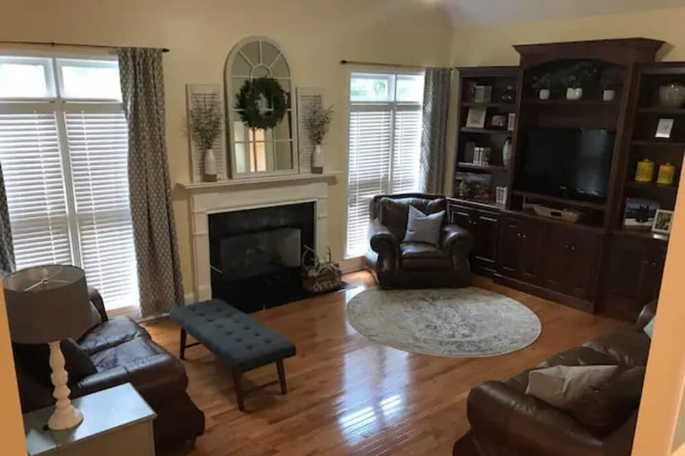Photo of Livingroom in Watkinsville