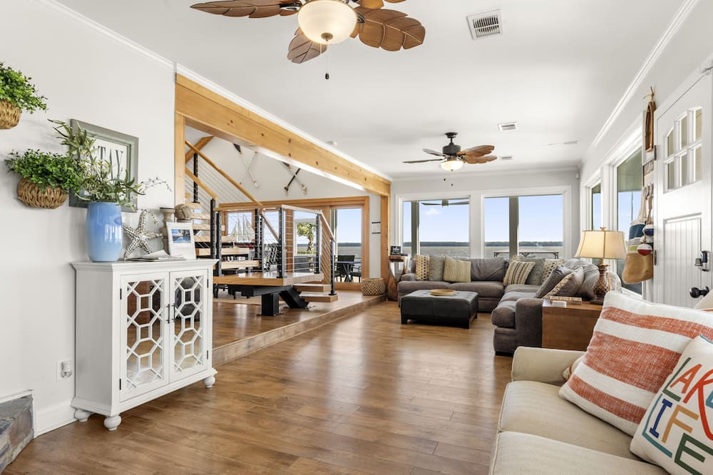 Photo of Livingroom in Summerton