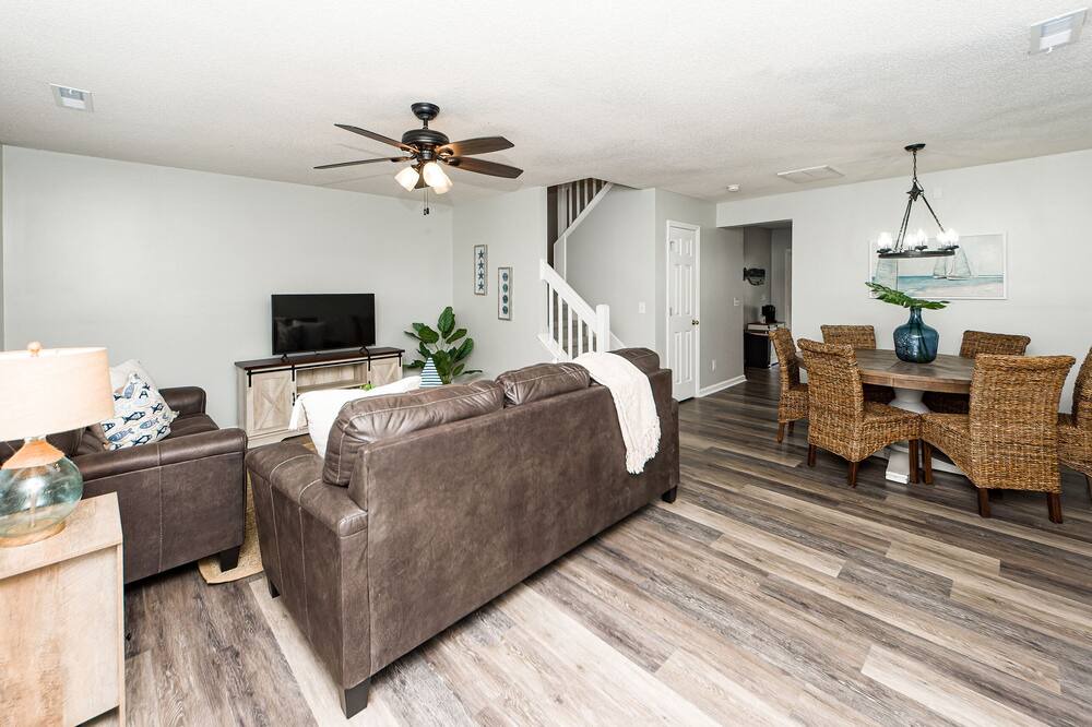 Photo of Livingroom in Charleston