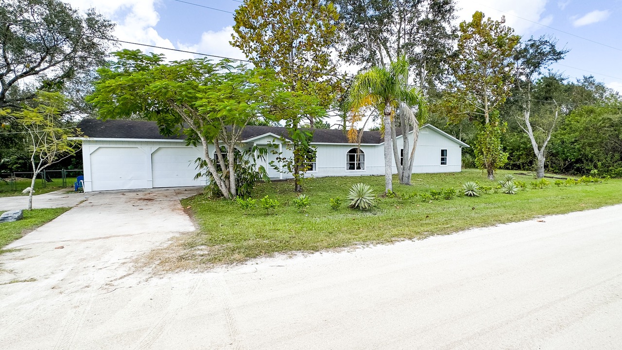 Photo of Outdoor in Vero Lake Estates