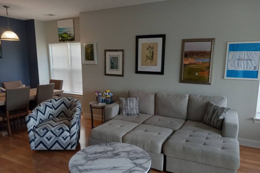 Photo of Livingroom in Waterford Plantation