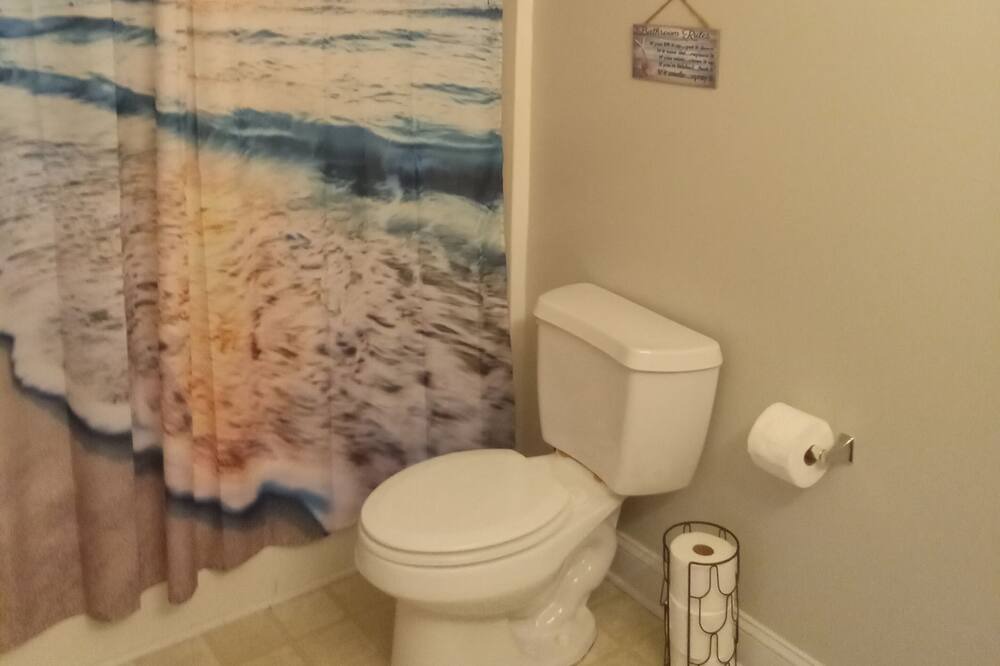 Photo of Bathroom in Waterford Plantation