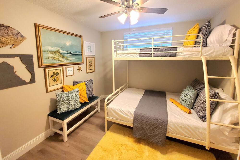 Photo of Bedroom in Pine Hills