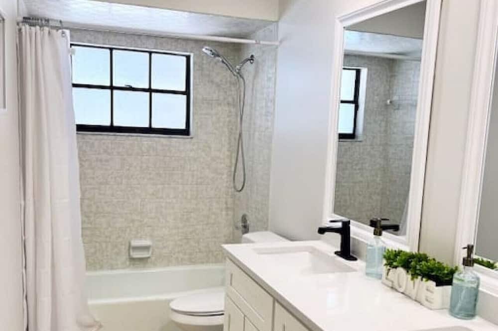 Photo of Bathroom in Bloomingdale
