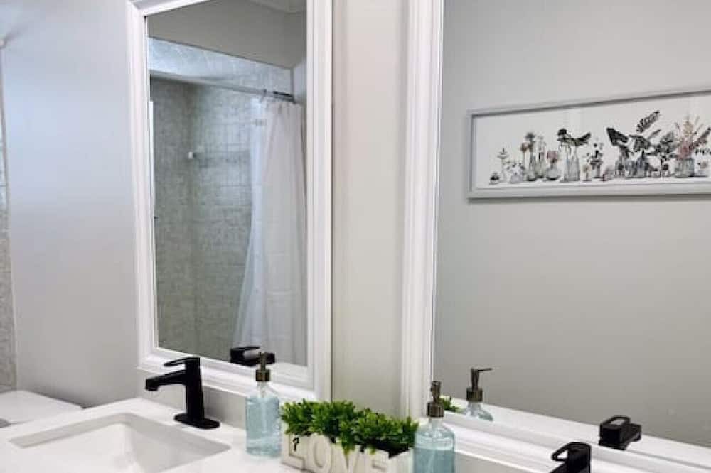 Photo of Bathroom in Bloomingdale