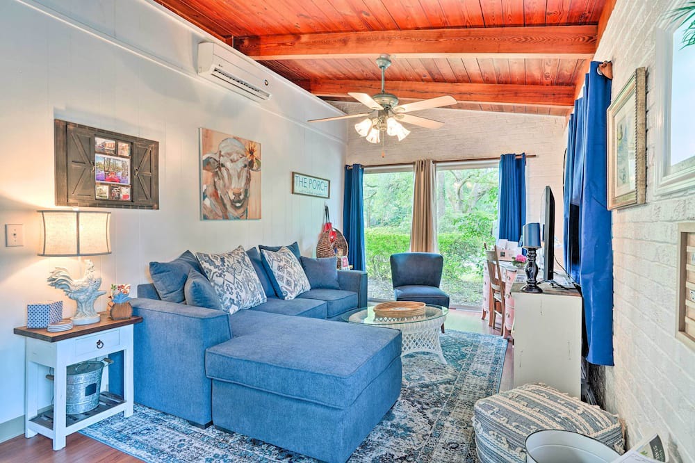 Photo of Bedroom in Summerville Historic District