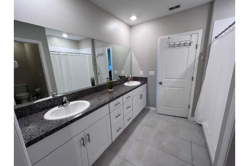 Photo of Bathroom in Plant City