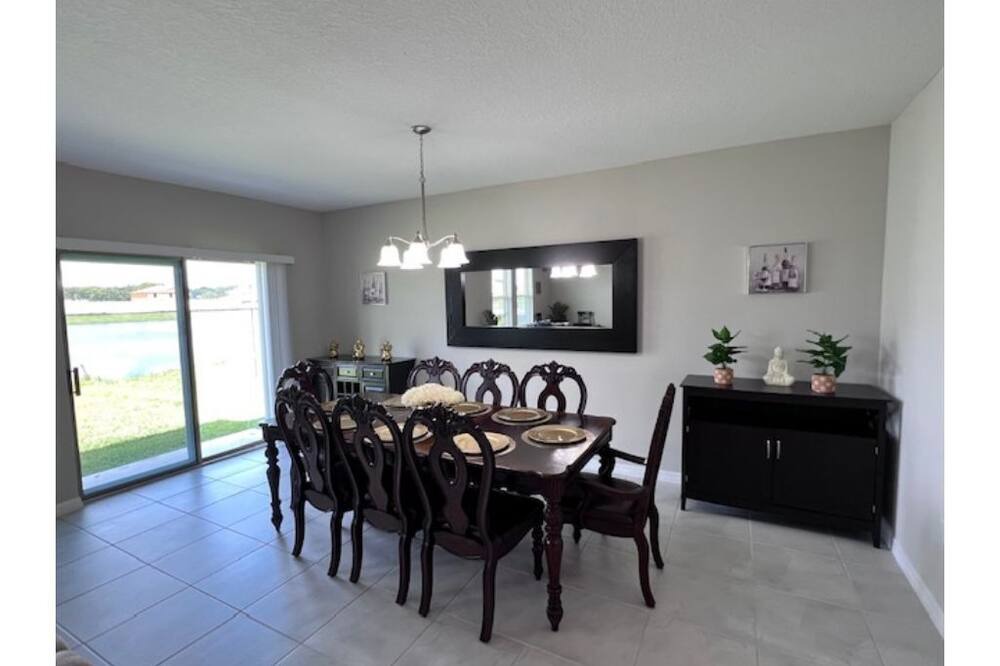 Photo of Bedroom in Plant City