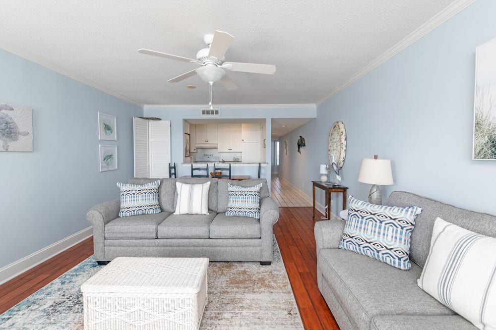 Photo of Livingroom in Oceanmarsh Subdivision