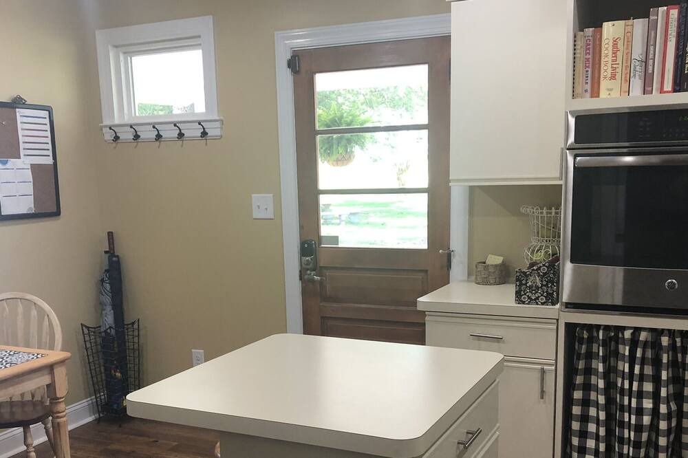 Photo of Kitchen in Crisp