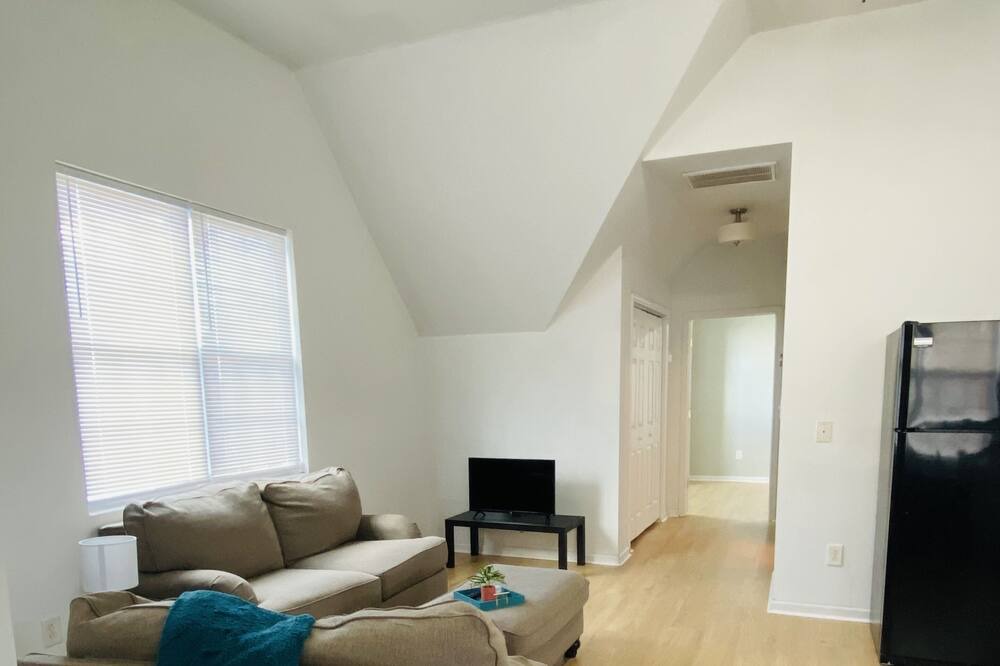 Photo of Livingroom in Monroe
