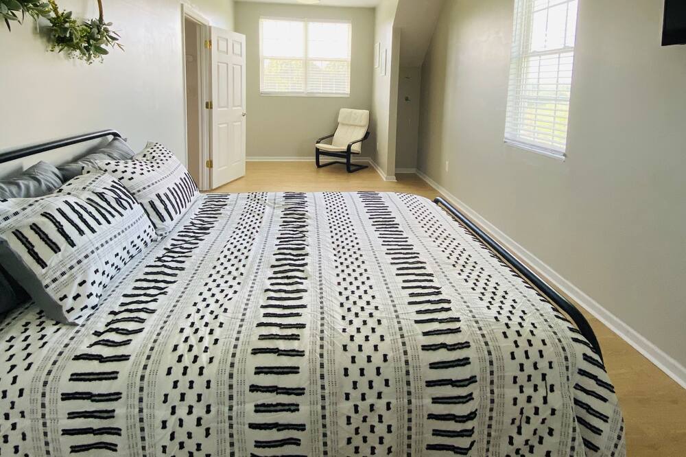 Photo of Bedroom in Monroe