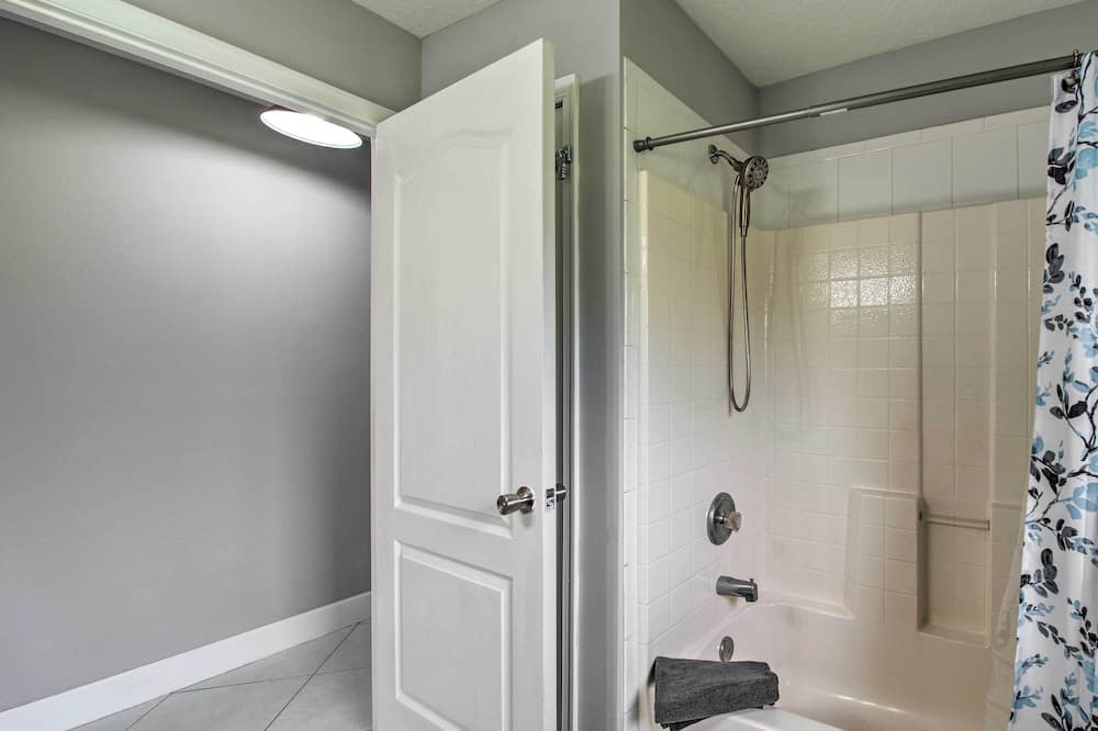Photo of Bathroom in Vero Lake Estates