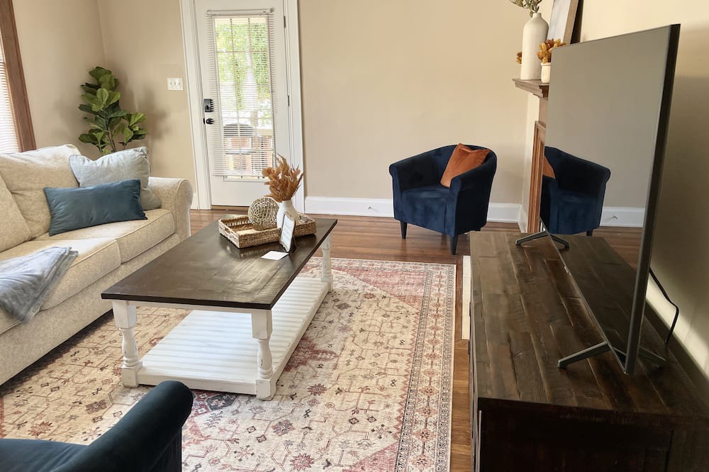 Photo of Livingroom in Anderson